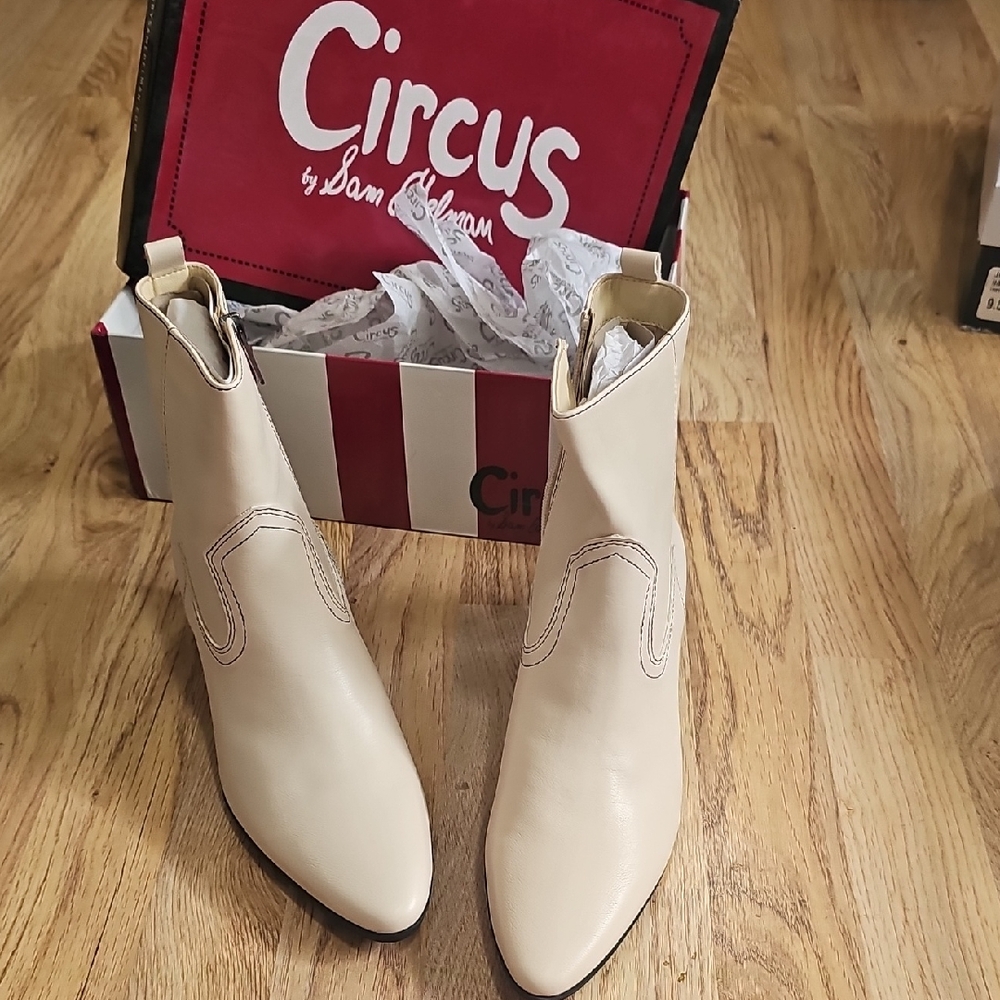 Circus by Sam Edelman Beige Ankle Booties